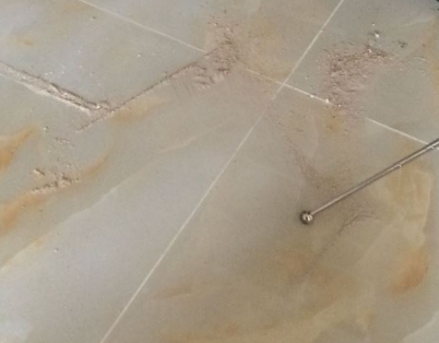 抚远瓷砖空鼓维修公司分享粘合剂选择不当在瓷砖铺贴过程中可能导致以下问题
