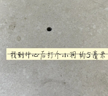 抚远瓷砖空鼓维修公司专业解答在瓷砖铺贴过程中，如果砂料搅拌不均匀，将会带来以下问题